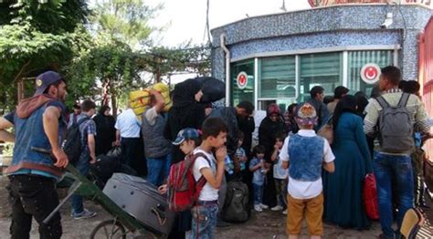 B­a­y­r­a­m­ ­i­ç­i­n­ ­ü­l­k­e­s­i­n­e­ ­g­i­d­e­n­ ­6­ ­b­i­n­ ­7­1­5­ ­S­u­r­i­y­e­l­i­ ­g­e­r­i­ ­d­ö­n­m­e­d­i­